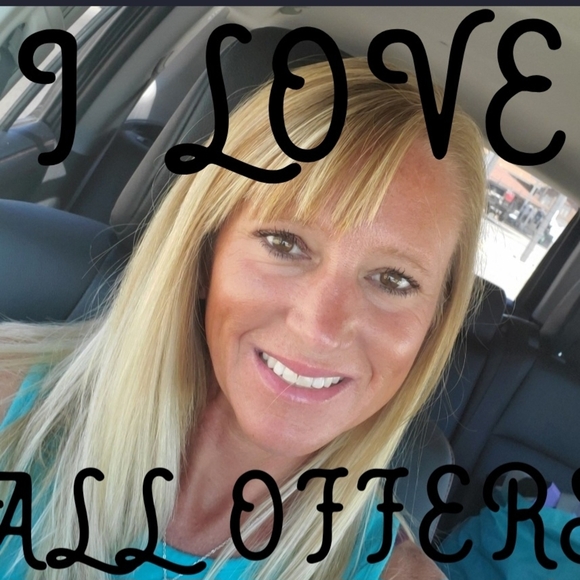 I Love All Offers Graphic Tee - Picture 1 of 1